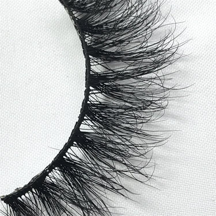 Milan eyelash strips